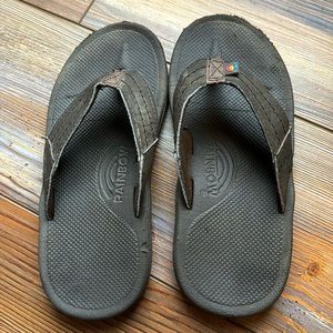 Kids rainbow flip flops size 13/1 good used condition